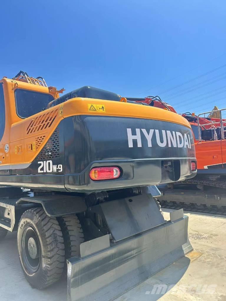 Hyundai R210W-9 Excavadoras de ruedas