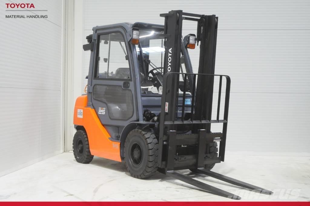 Toyota 02-8 FGF 25 Camiones LPG