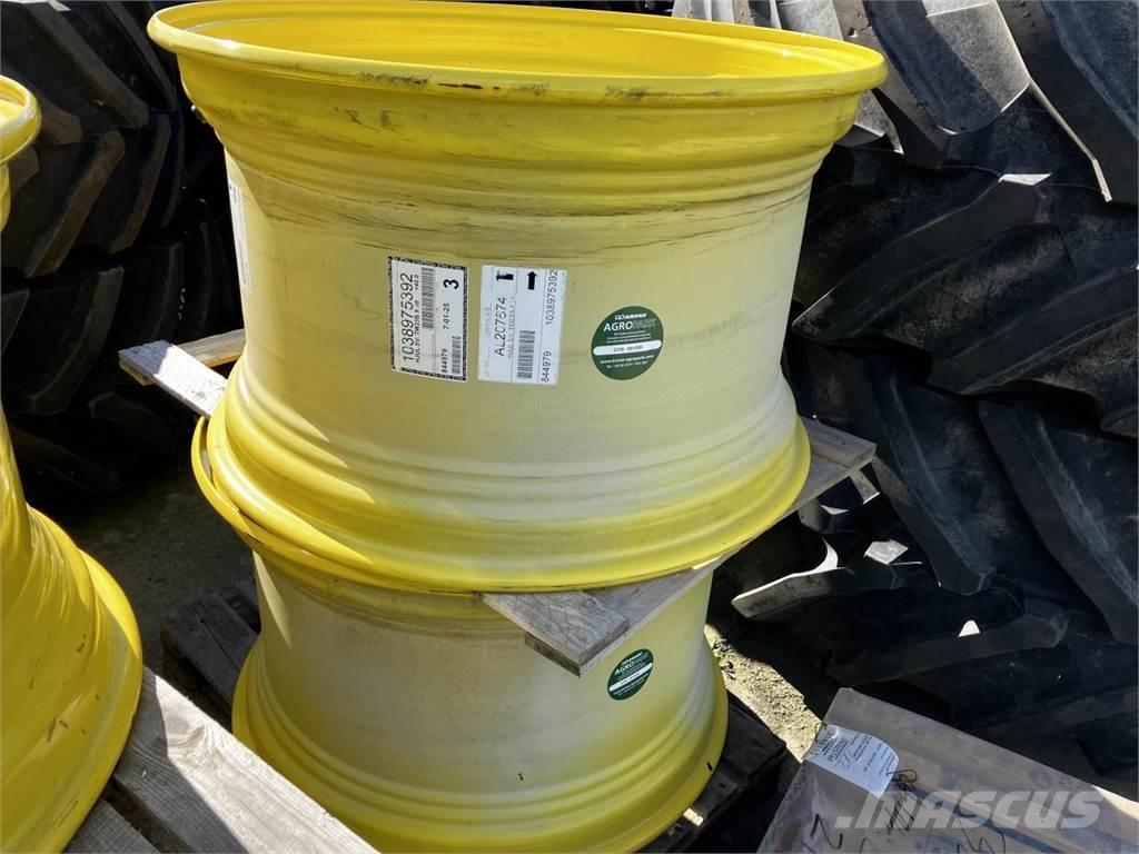 John Deere 23x38 Ruedas