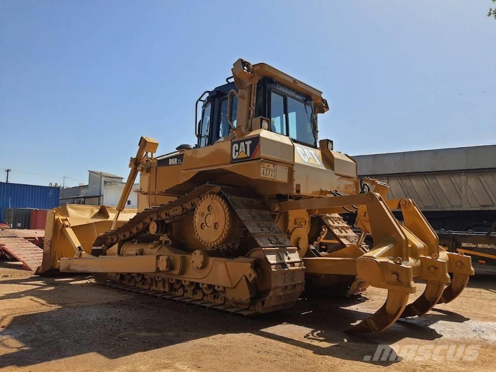 CAT D 6 R XL III Buldozer sobre oruga