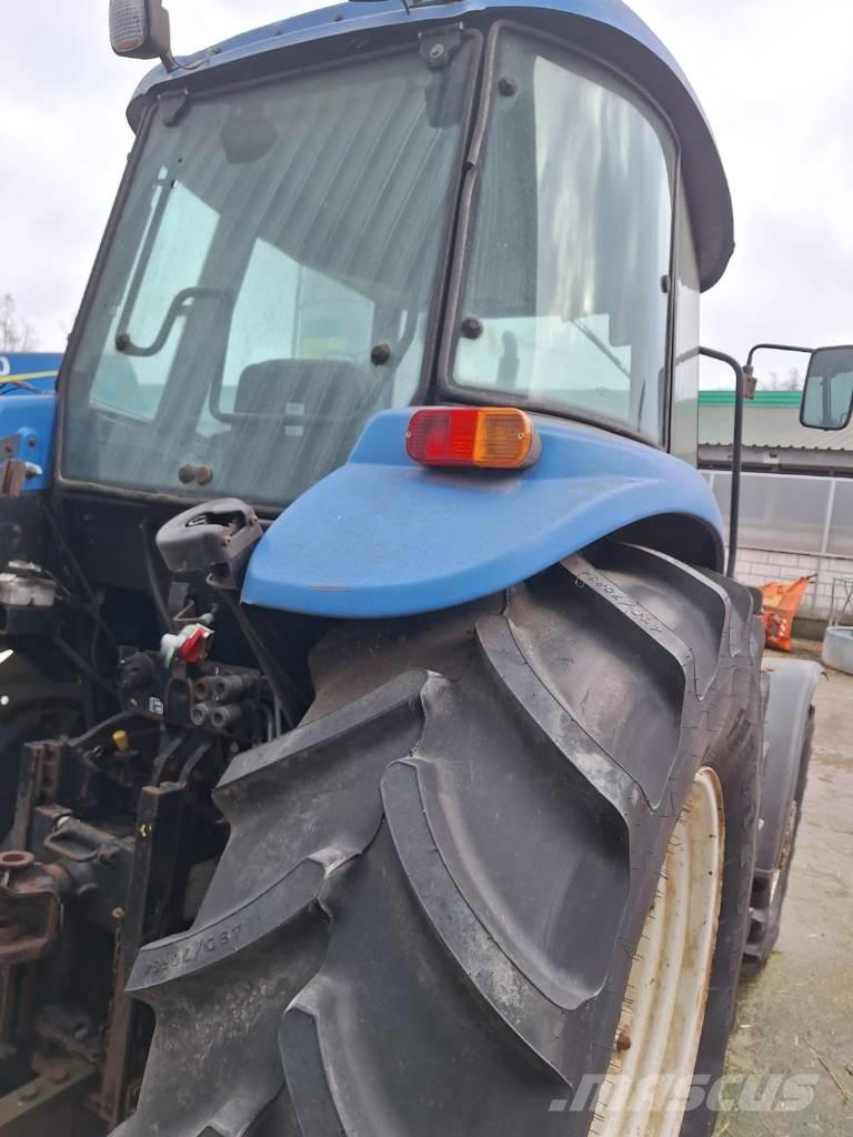 New Holland TD 95 D Tractores