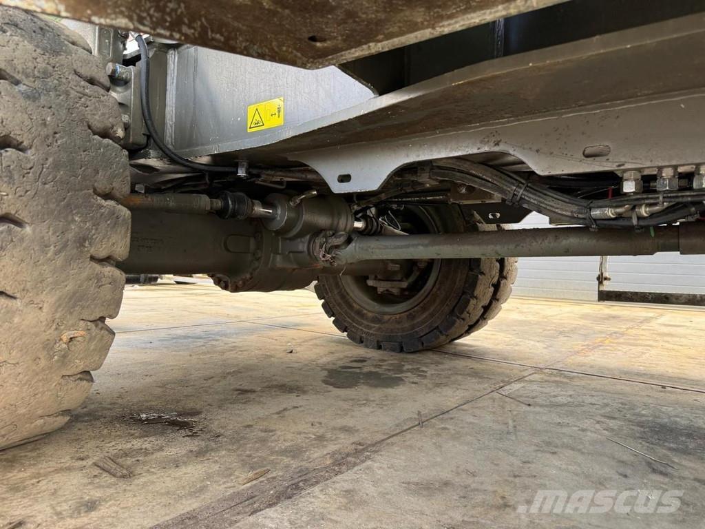 Sennebogen 825M E Manejadores de residuos industriales