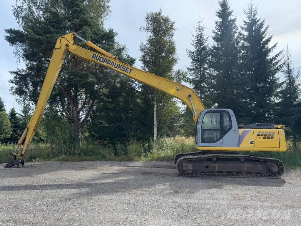 New Holland E 215 Excavadoras de largo alcance