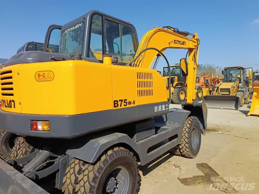 Xinyuan XYB75W-9 Excavadoras sobre orugas