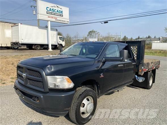 Dodge RAM 3500 Camiones de cama baja