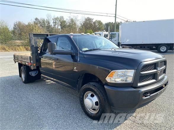 Dodge RAM 3500 Camiones de cama baja