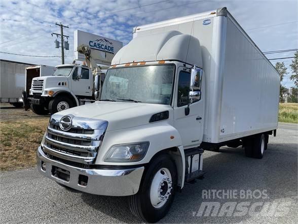 Hino 338 Camiones con caja de remolque