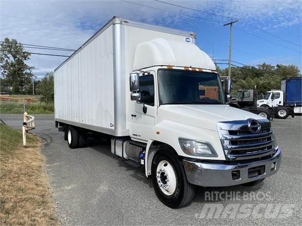 Hino 338 Camiones con caja de remolque