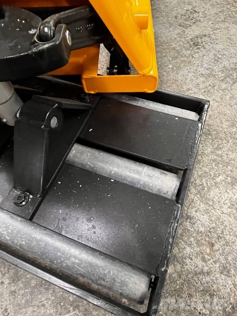  ROČNI VILIČAR Montacargas todo terreno