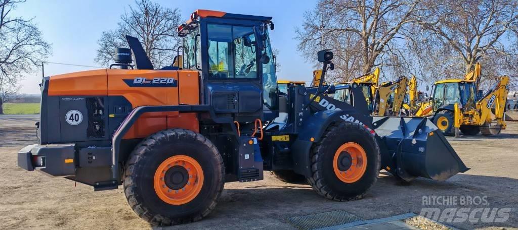 Doosan DL 220 Cargadoras sobre ruedas