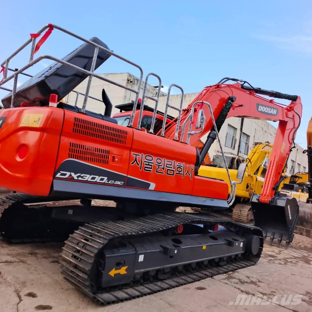 Doosan DX300 LC Excavadoras sobre orugas