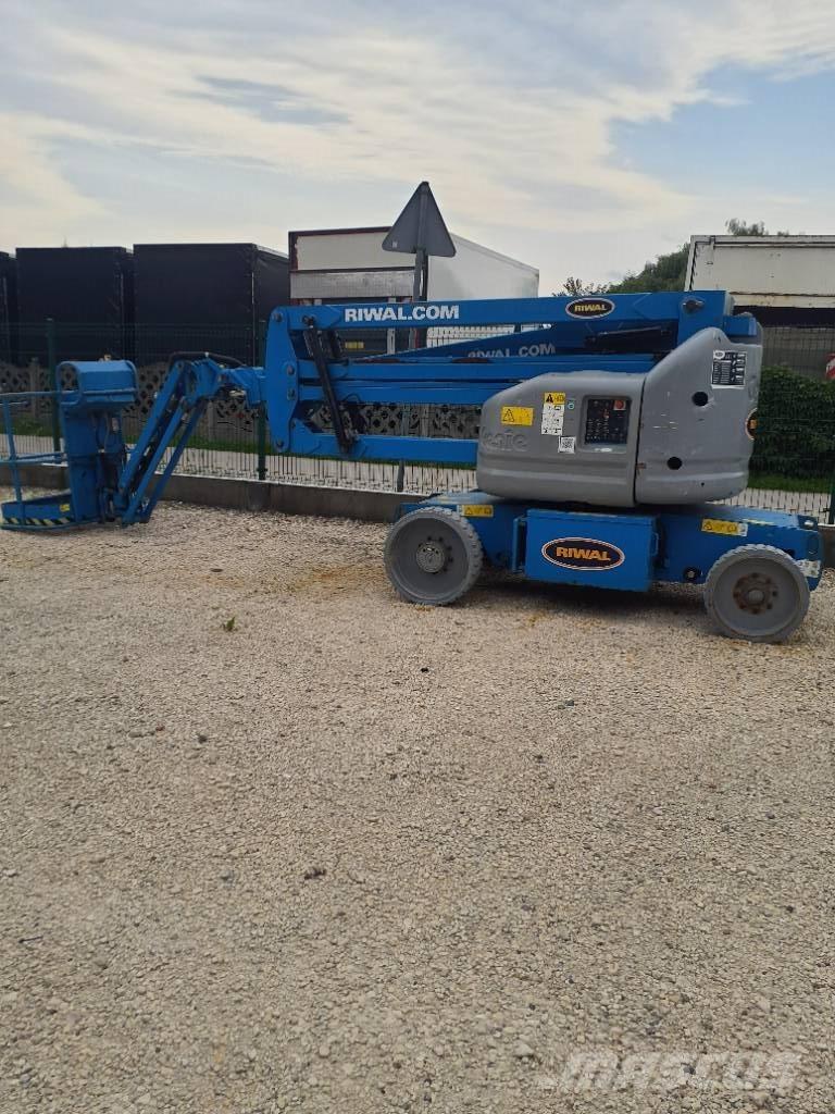 Genie Z40/23NRJ Plataformas con brazo de elevación manual