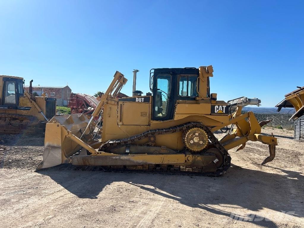 CAT D 6 T XL Buldozer sobre oruga