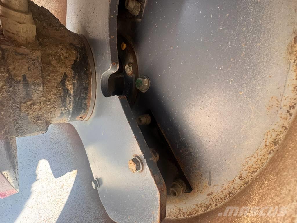 Dynapac CC 1300 Rodillos de doble tambor