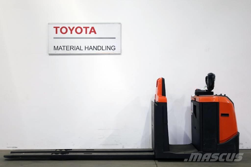 Toyota OSE 250 Montacargas recogepedidos de baja altura