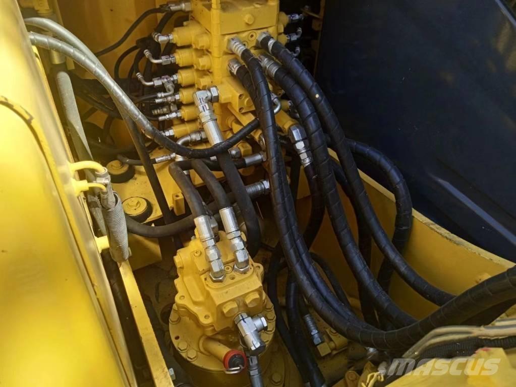 Komatsu PC130-7 Excavadoras sobre orugas