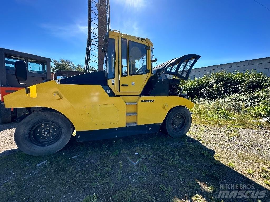 Bomag BW24RH Rodillos sobre neumáticos