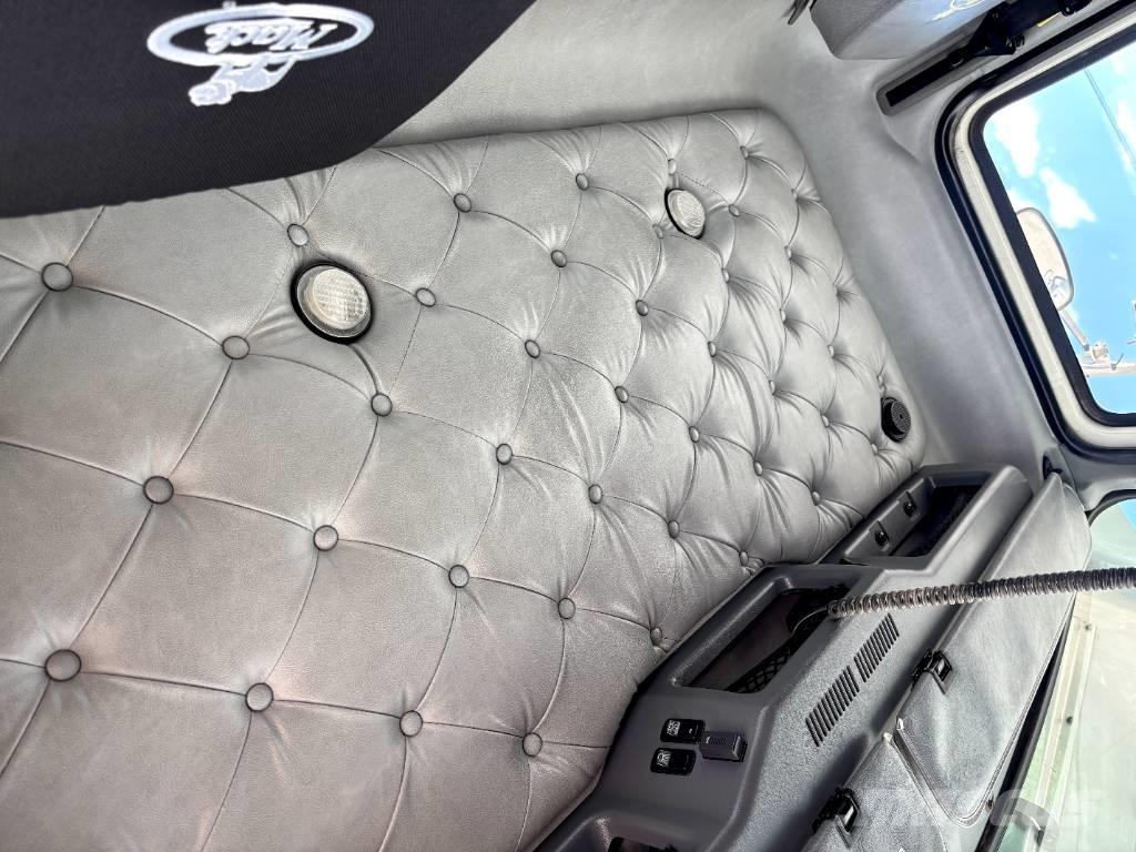 Mack CHU 613 Camiones tractor