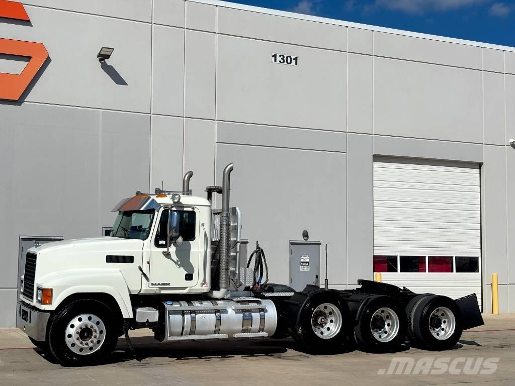 Mack CHU 613 Camiones tractor