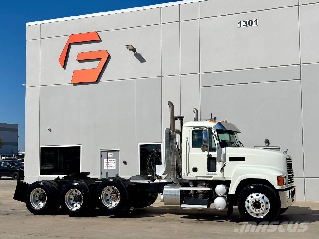 Mack CHU 613 Camiones tractor