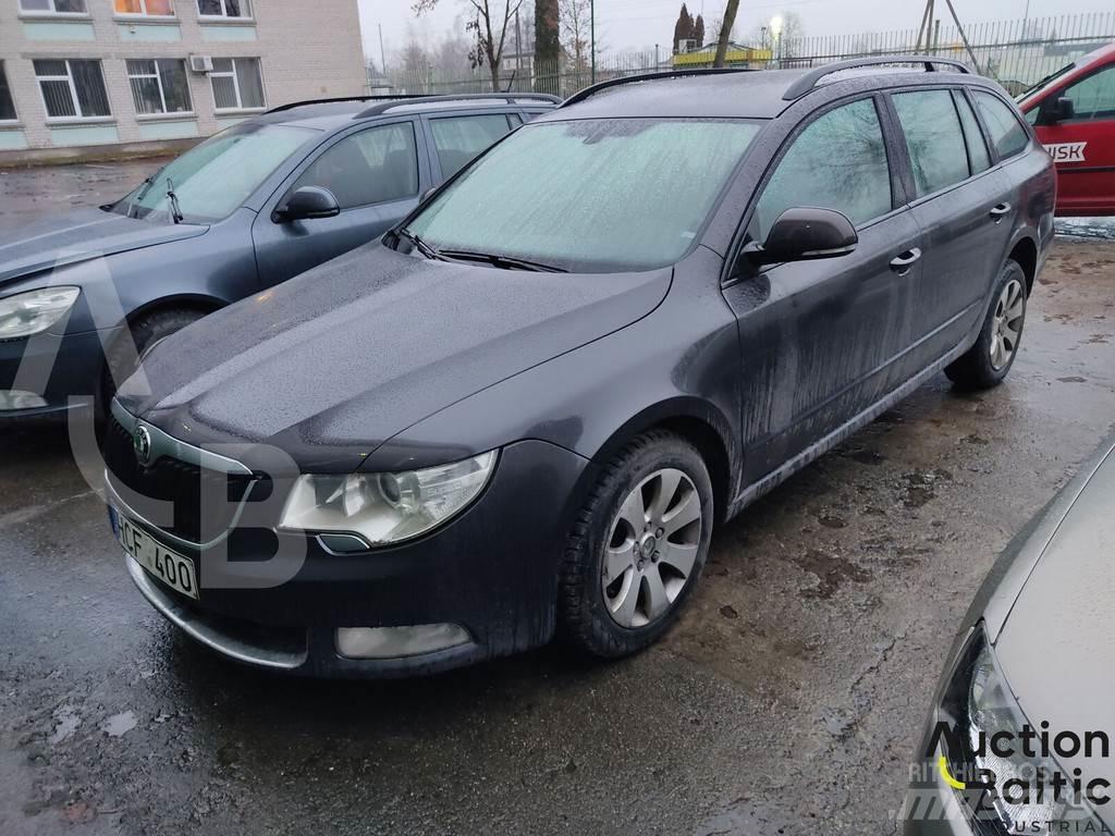 Skoda Superb Carros