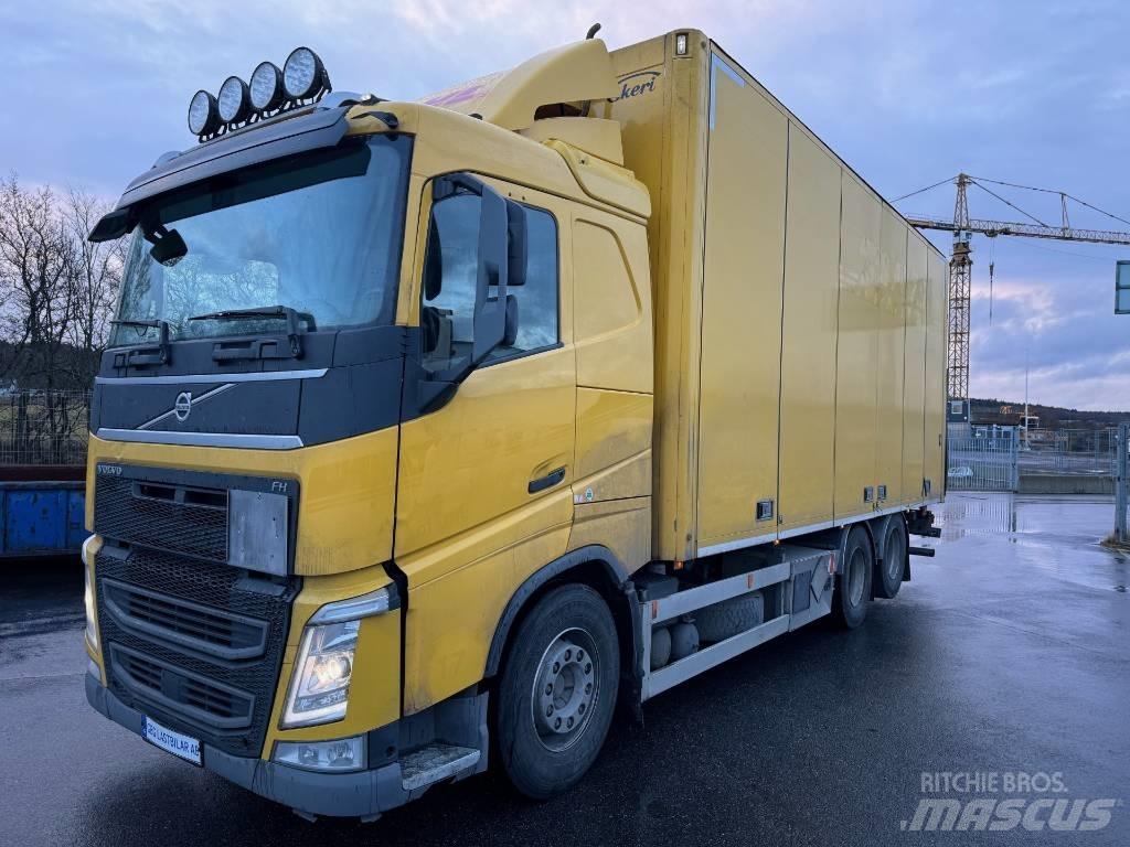 Volvo FH 500 Camiones con caja de remolque