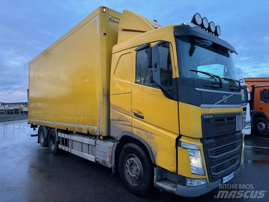 Volvo FH 500 Camiones con caja de remolque