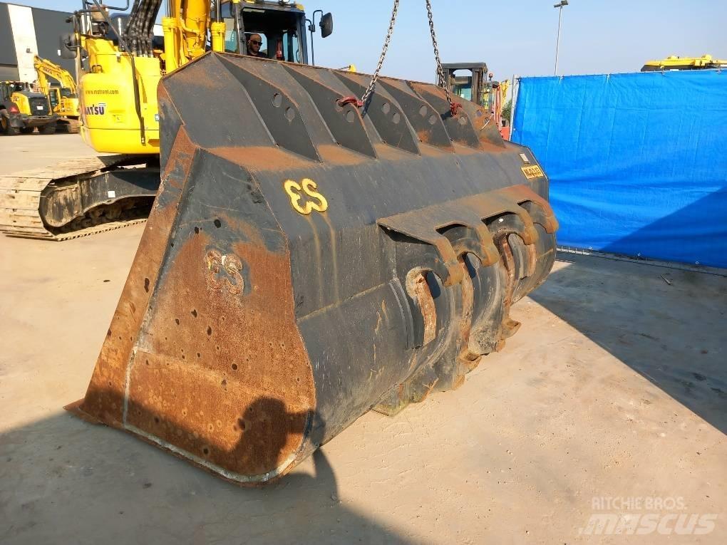 Komatsu WA470-10 Cucharones