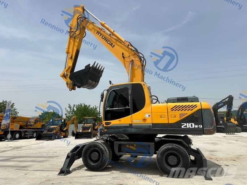 Hyundai R210W-9 Excavadoras de ruedas