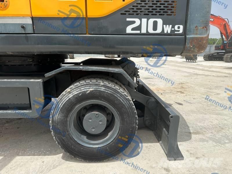 Hyundai R210W-9 Excavadoras de ruedas