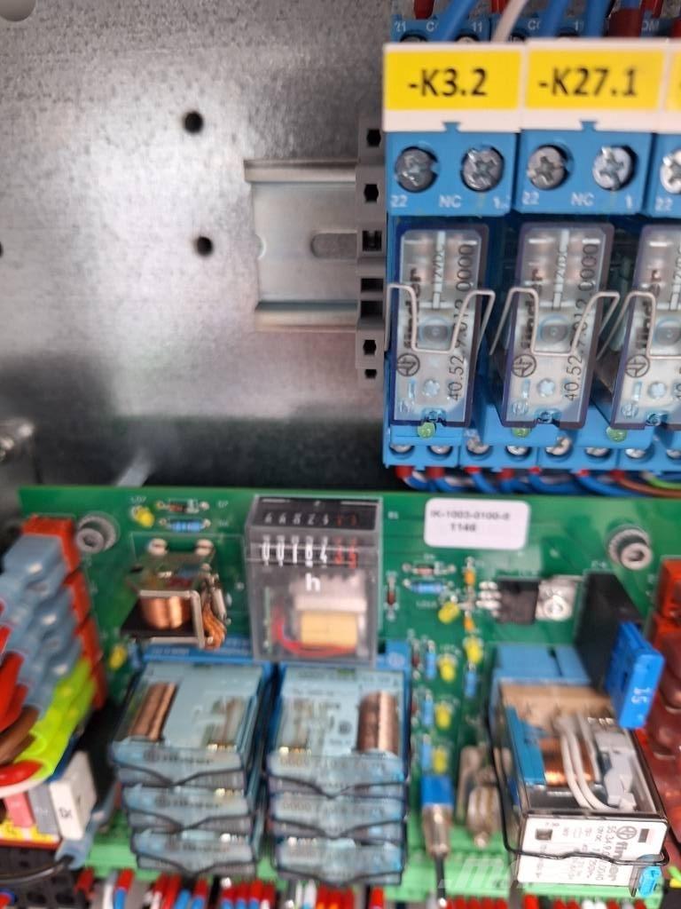 Böcker AHK 30 KS Otras máquinas de elevación