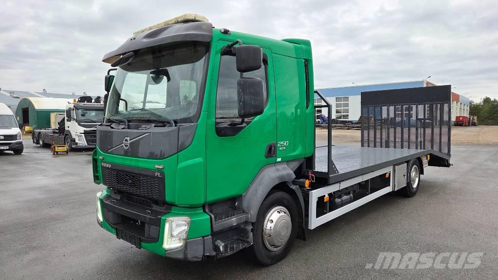 Volvo FL250 4X2 Camiones de superficie plana/cabrestantes