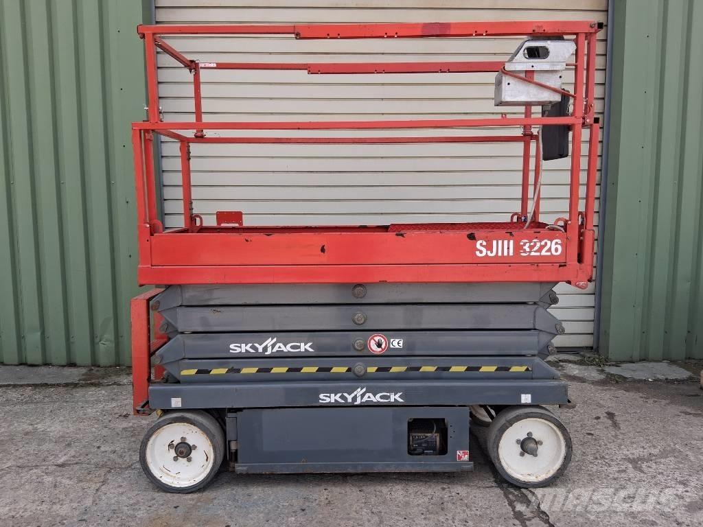 SkyJack SJ III 3226 Plataformas tijera