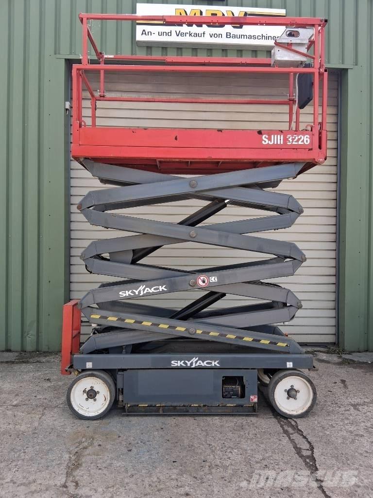 SkyJack SJ III 3226 Plataformas tijera