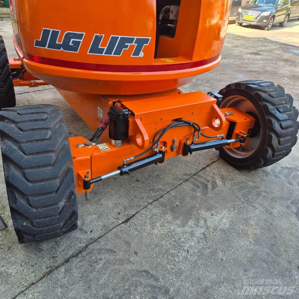 JLG 600 AJ Plataformas con brazo de elevación manual