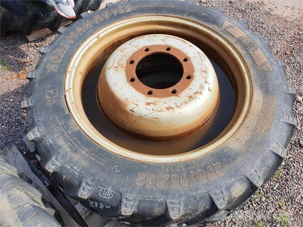 BKT 270/95R32 x2 Ruedas