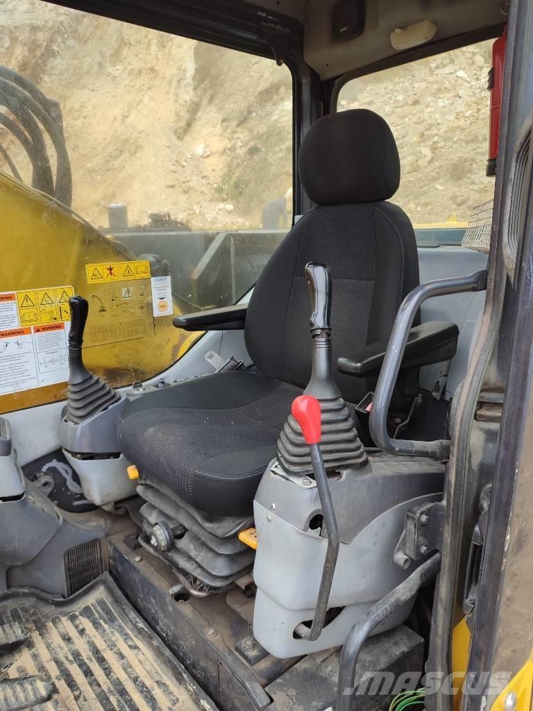 Komatsu PC 228 LC-3 Excavadoras sobre orugas