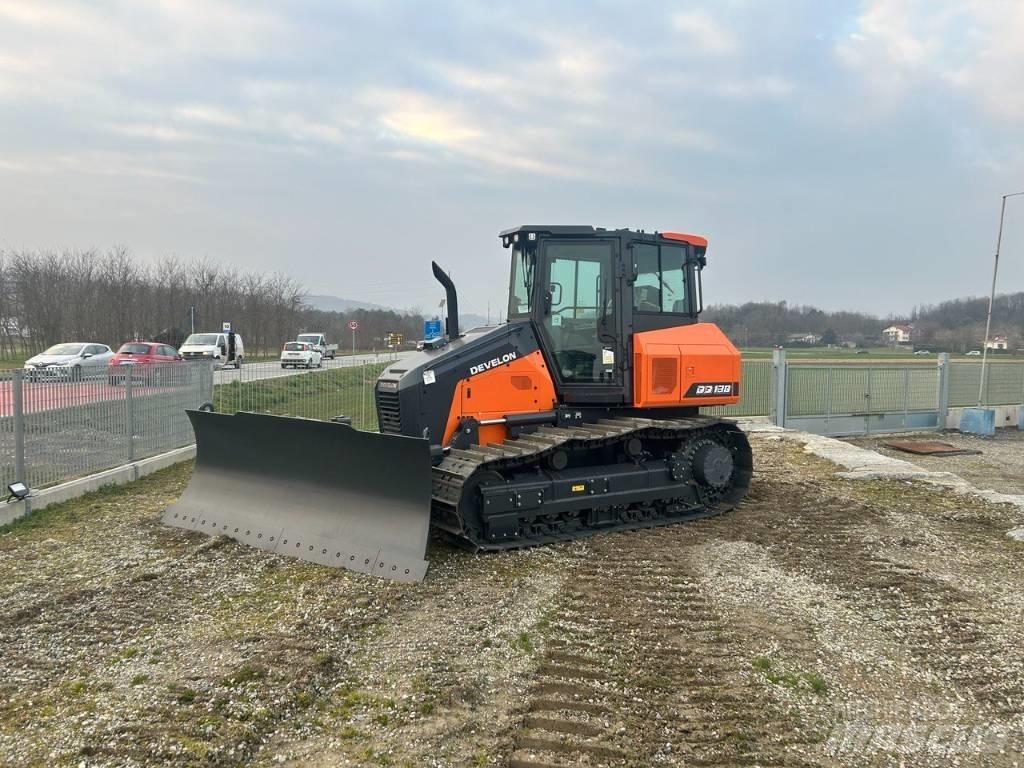 Develon DD 130 Buldozer sobre oruga