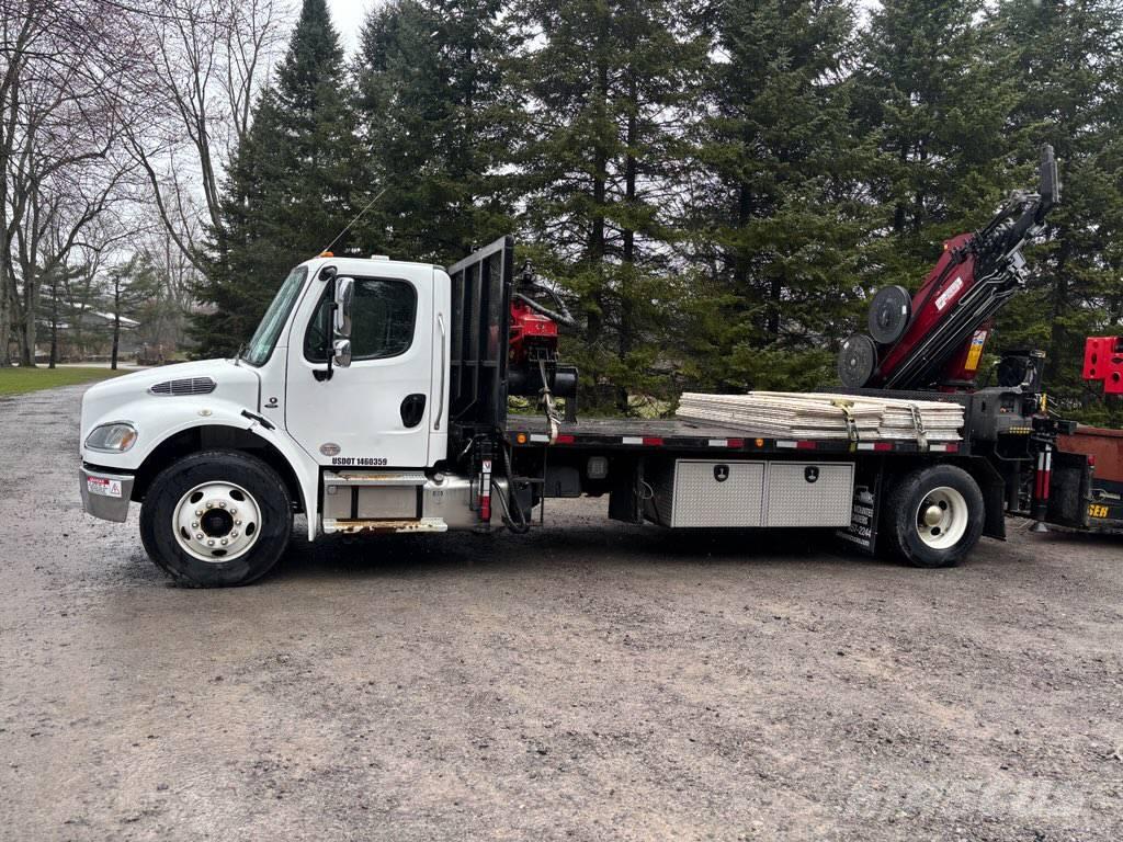 Freightliner M2-106 Grúas de oruga