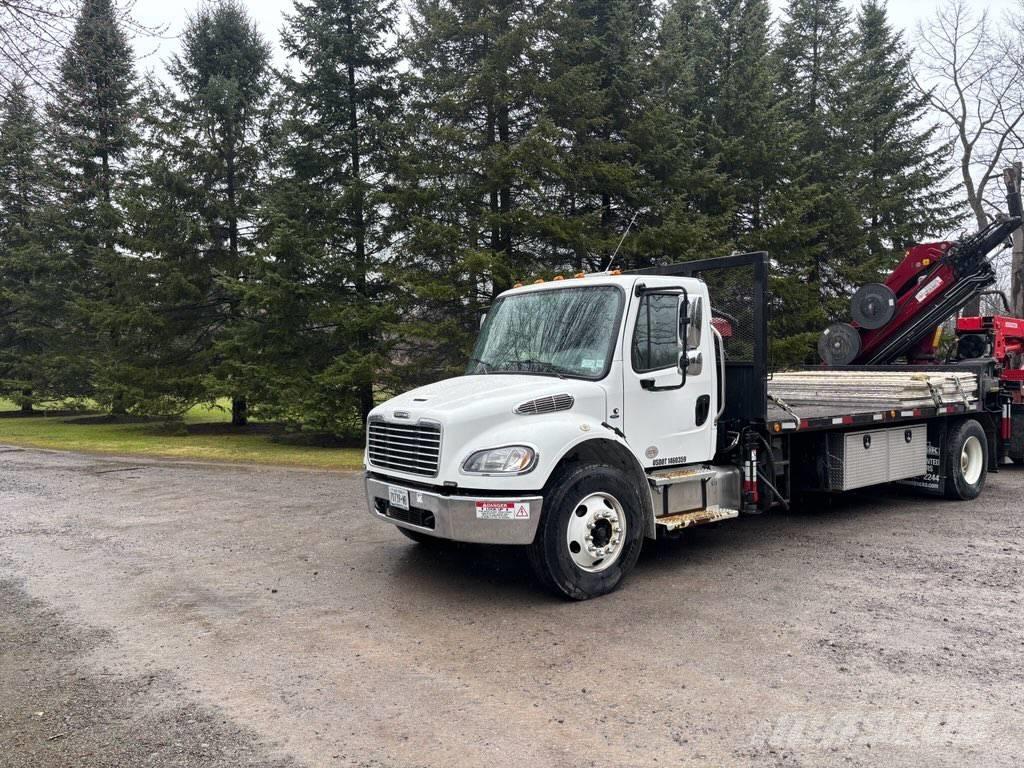 Freightliner M2-106 Grúas de oruga