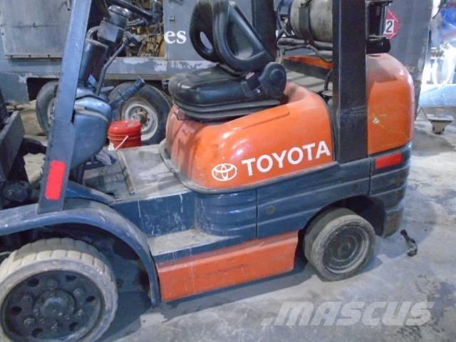 Toyota 52-6 FG U 30 Montacargas todo terreno