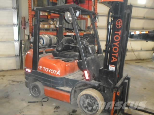 Toyota 52-6 FG U 30 Montacargas todo terreno