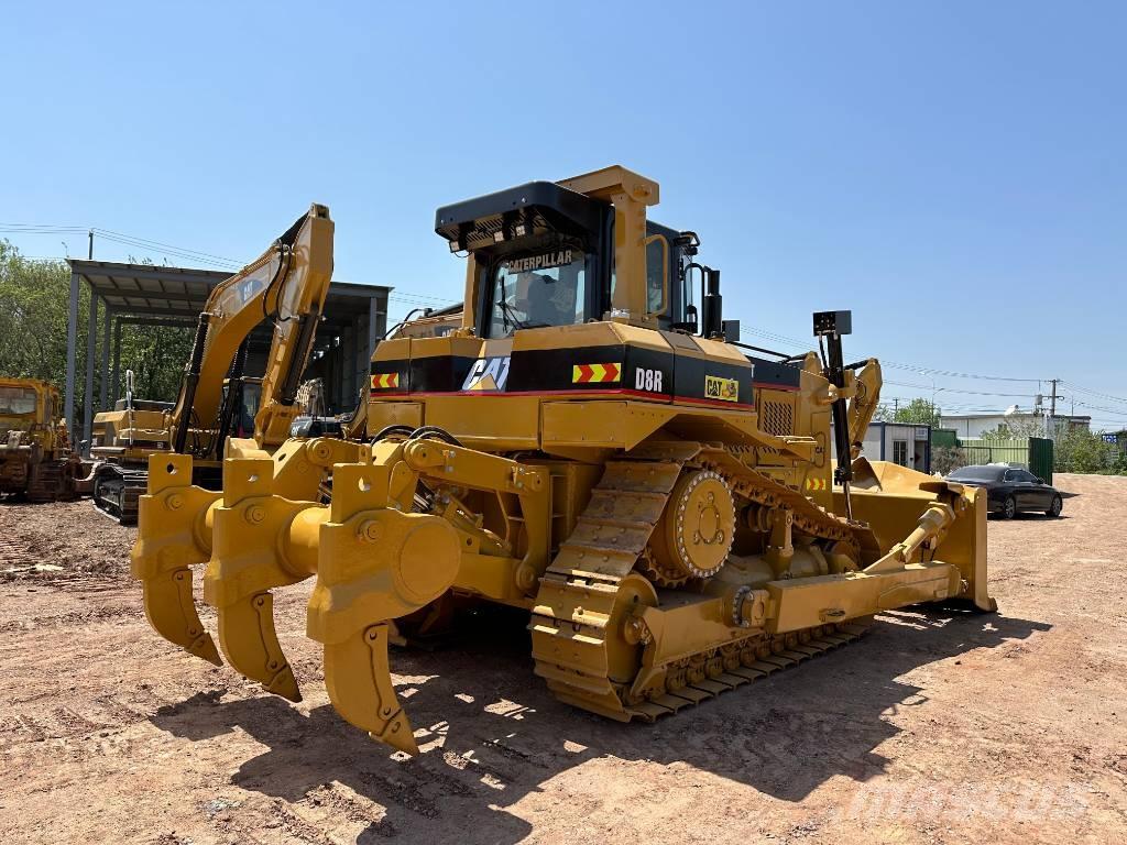 CAT D 8 R Buldozer sobre oruga