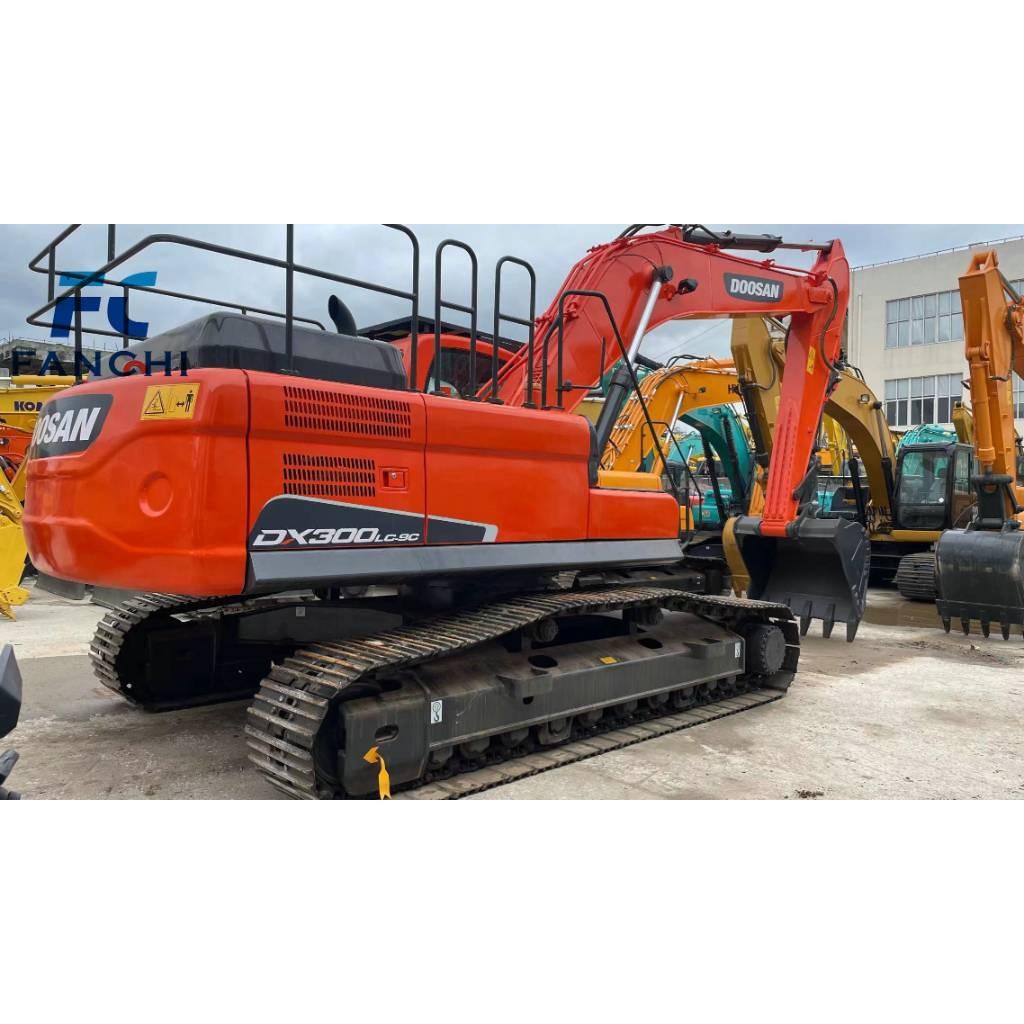 Doosan DX300 Excavadoras sobre orugas
