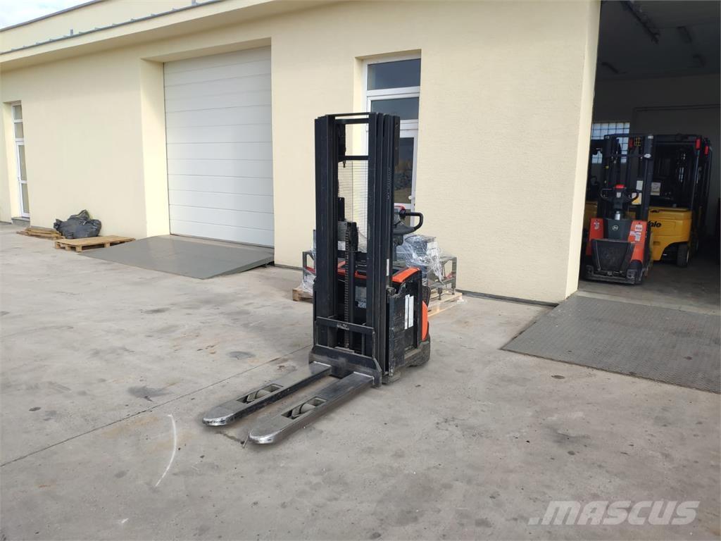 BT SWE120 Apiladoras eléctricos