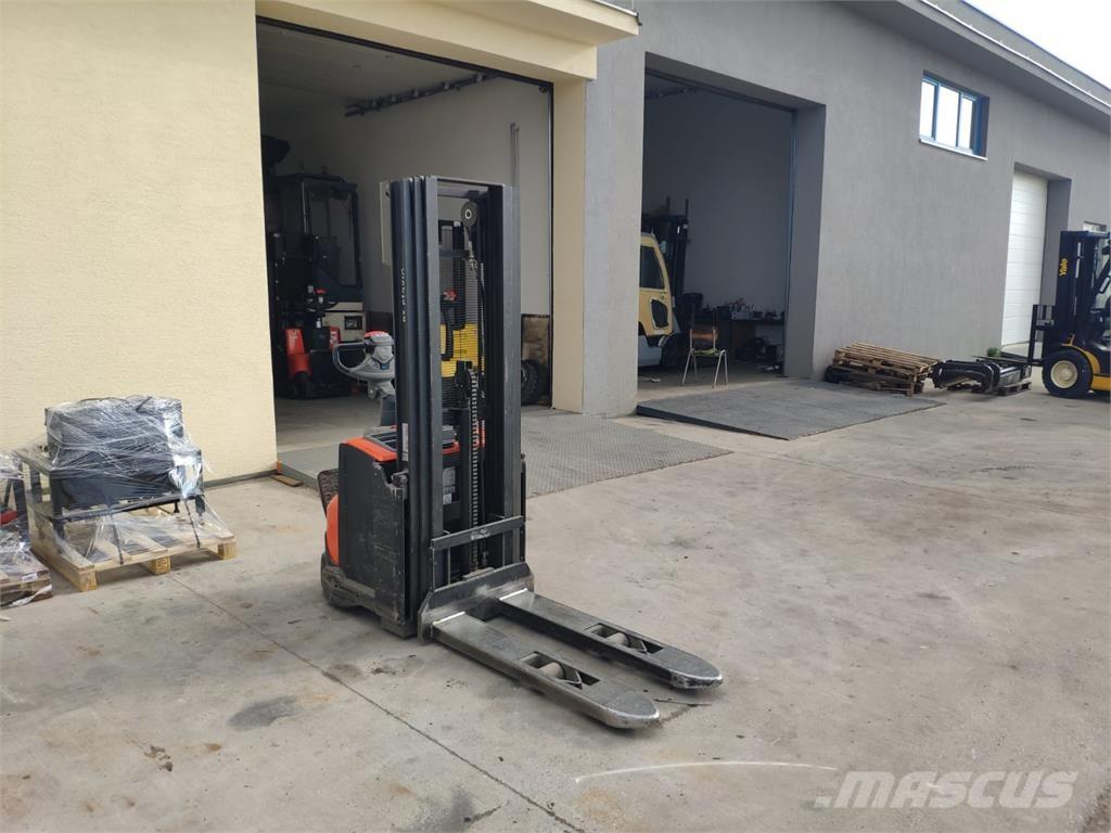 BT SWE120 Apiladoras eléctricos