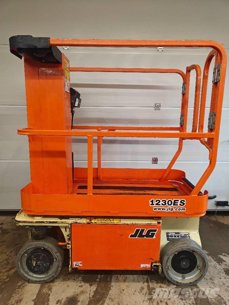 JLG 1230 ES Plataformas con jaula de elevación