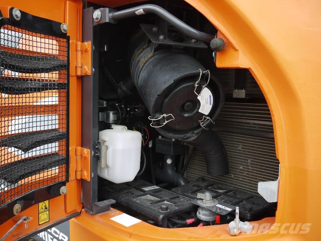 Doosan DX 140 LCR-5 Excavadoras sobre orugas