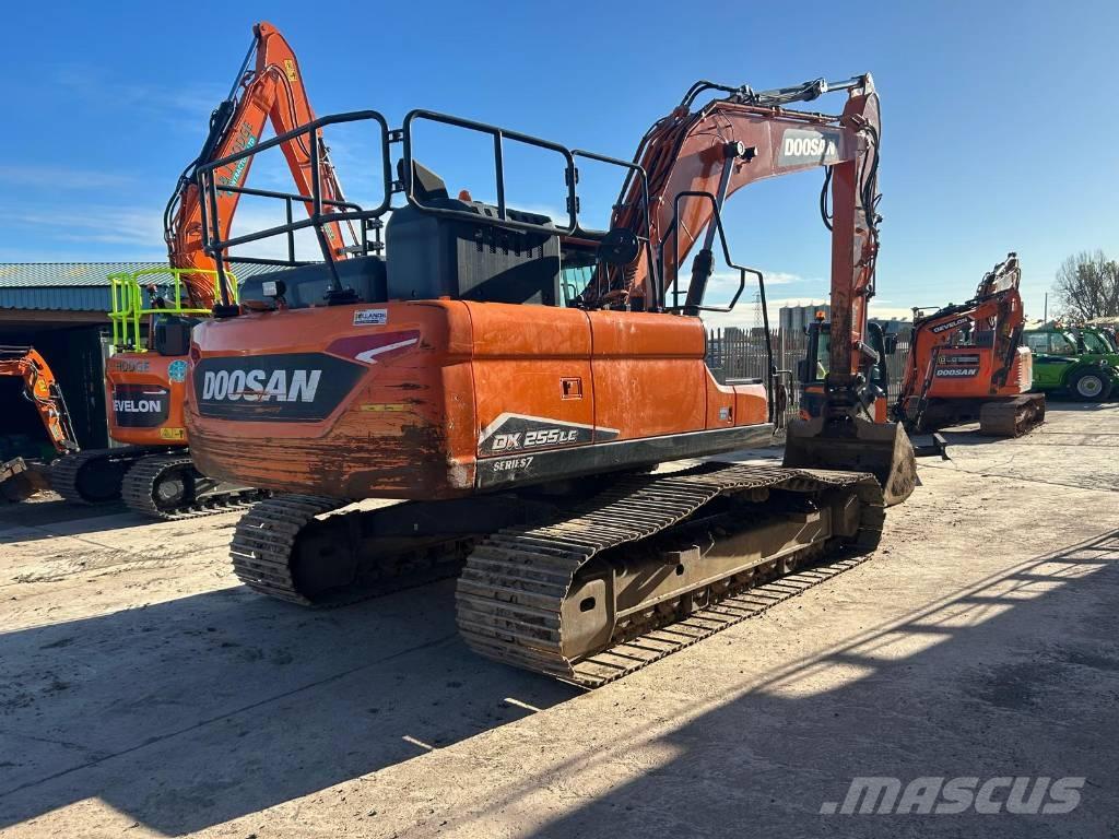 Develon DX 255 LC-7 Excavadoras sobre orugas