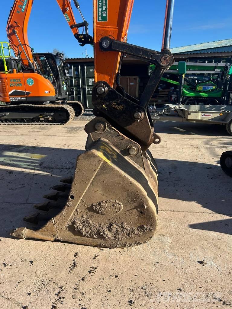 Develon DX 255 LC-7 Excavadoras sobre orugas